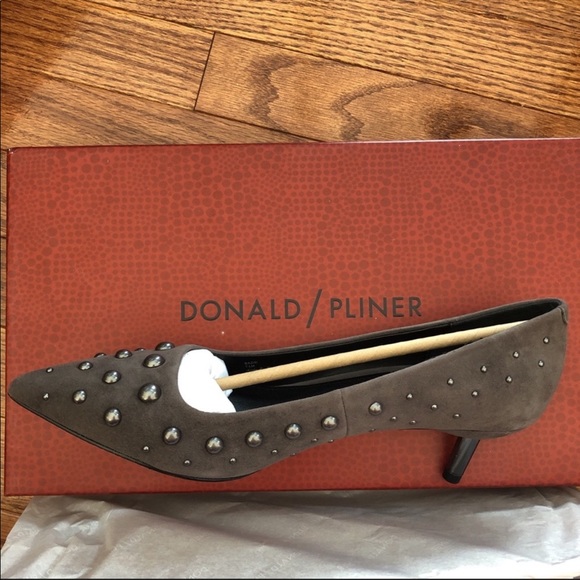 Donald Pliner Bazie Studded kitten heel pump - Picture 4 of 6